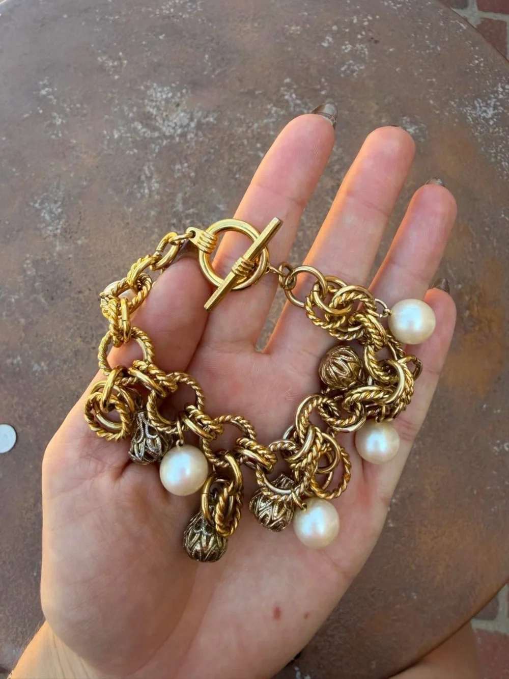 vintage gold-tone chain-link charm bracelet featuring chunky twisted links